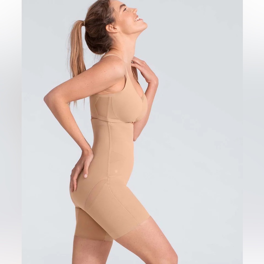 NEW HoneyLove SuperPower Short